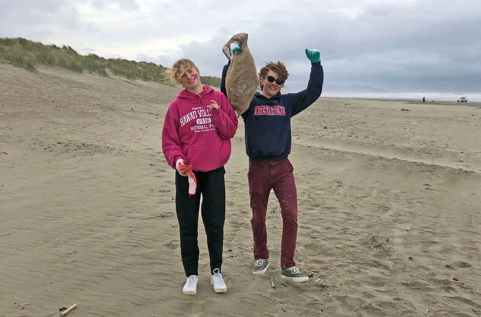 microplastic-cleanup-ocean-beach