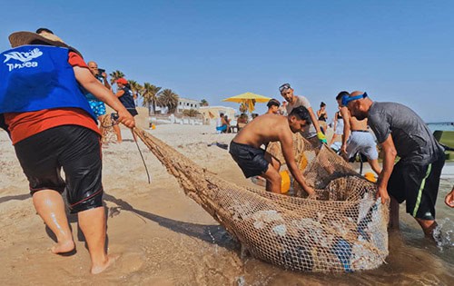 tunisia-beach-cleanup Tunisia beach cleanup